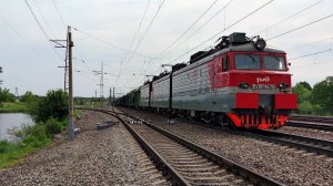 Электровоз ВЛ11М-417/416А с грузовым поездом