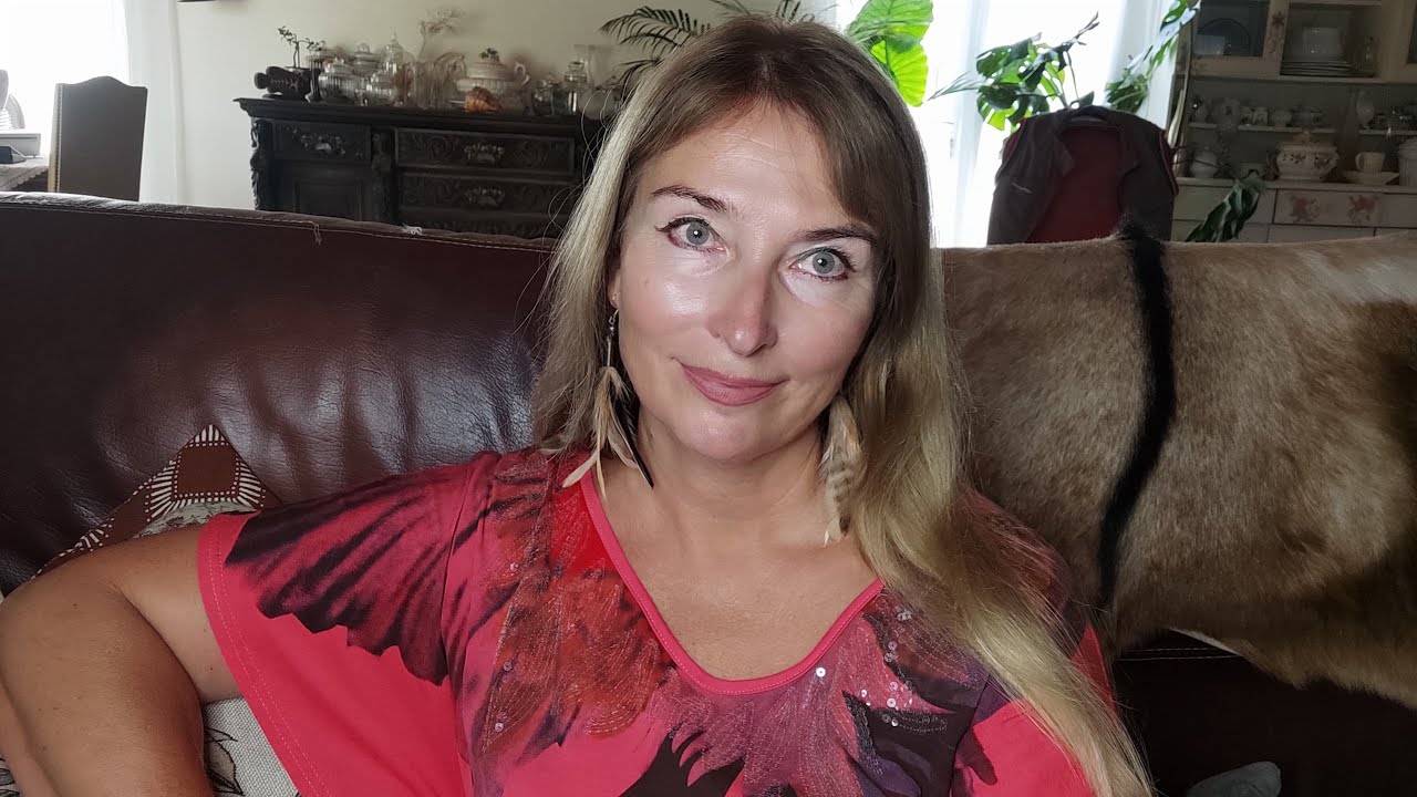 Россия собирается захватить Европу. Заходите, поболтаем о разном. смотреть онлайн