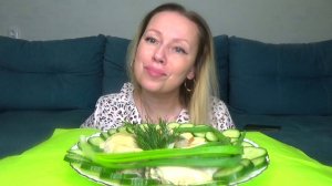 Мукбанг. Еда на камеру.