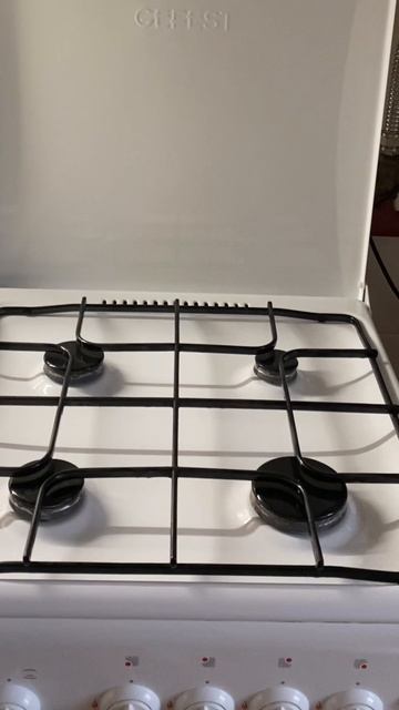 ✨ Чистка плиты — это не только забота о гигиене, но и естетика на кухне! 🧼💖