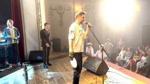 Опубликованы кадры со съемок фильма про Юрия Хоя 
 
Фрагмент того, как прошел первый съемочный день