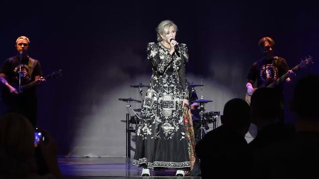 Виктория Цыганова - "От героев былых времен…" смотреть онлайн