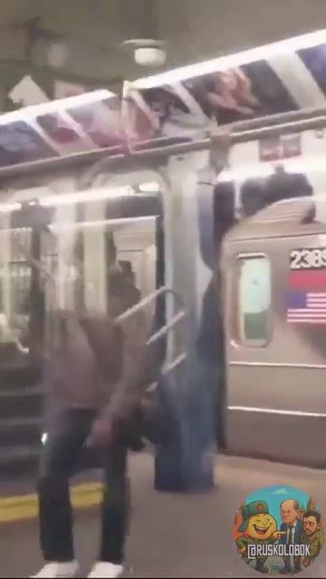 Прекрасный метрополитен Нью-Йорка продолжает держать марку смотреть онлайн