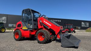 Обзор на Телескопический мини погрузчик Polar Badger WL 50AT