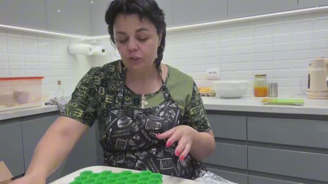 супер ЯРКИЙ КОСТЮМ!у меня НОВЫЙ ГАДЖЕТ смотреть онлайн