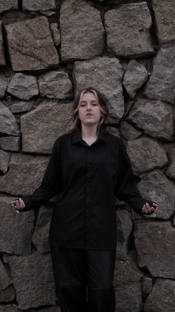 Милана Вологирова - Больше не буду смотреть онлайн