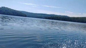 На озеро Тиберкуль на квадроциклах с лодкой. Перевернул квадр.