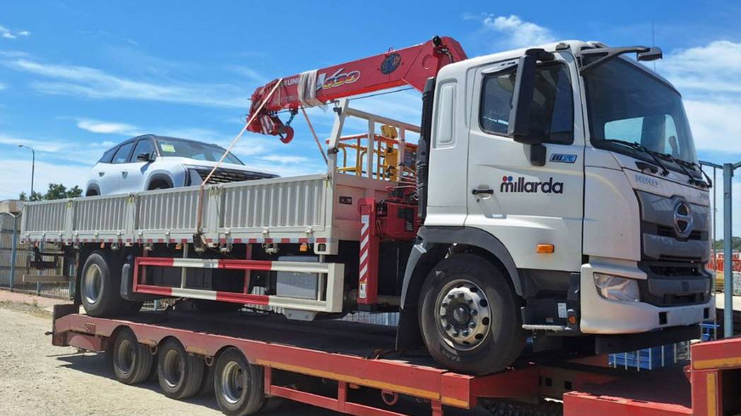 Hino 700 c КМУ Unic URV-630 смотреть онлайн