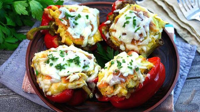 ПЕРЕЦ, ФАРШИРОВАННЫЙ КАРТОШКОЙ И МЯСОМ смотреть онлайн