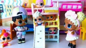 ЖАДИНА КРОВАТЬ СЛОМАЛА!😂😂 Куклы ЛОЛ сюрприз в детском садике МУЛЬТИКИ Даринелка