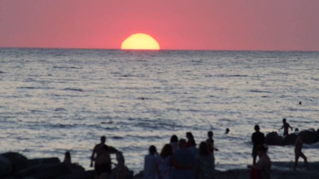 Закат Солнца в Сочи в июле. Якорная Щель смотреть онлайн