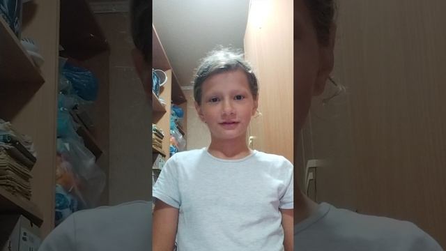 Кушаем,рассказываем историю 😀 смотреть онлайн