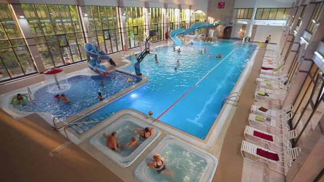 Закрытый бассейн