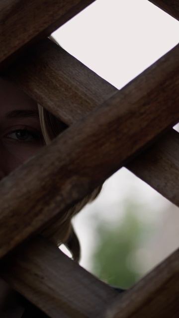 Милана Вологирова - Больше не буду смотреть онлайн