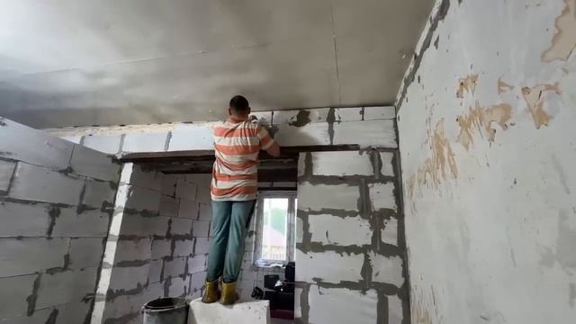 Давно нужно было это сделать! Наводим порядок на участке и в доме. Продолжаем строить новые стены. смотреть онлайн