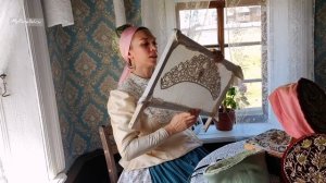 Чем отличается кокошник от короны?