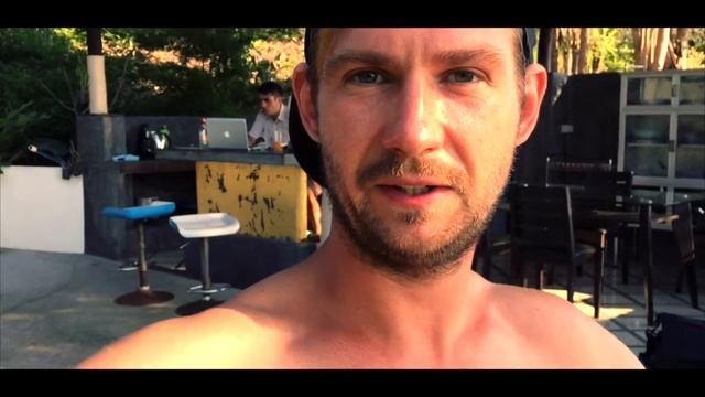 Как заработать в путешествии. Летающий Macbook смотреть онлайн