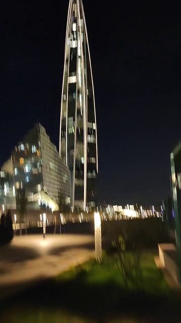 Питерские контрасты😁 Лахта