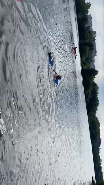 Плаваю на матрасе смотреть онлайн