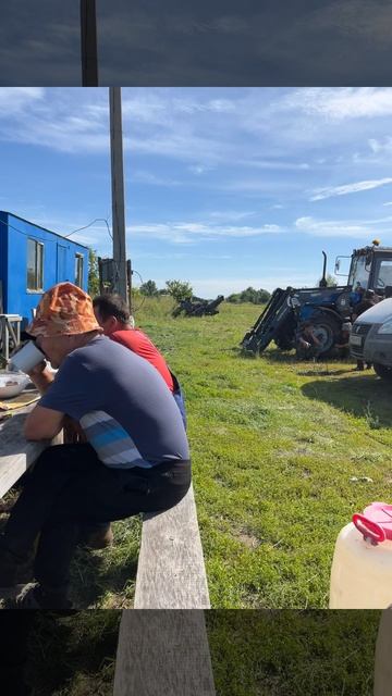 Обед в колхозной столовой)