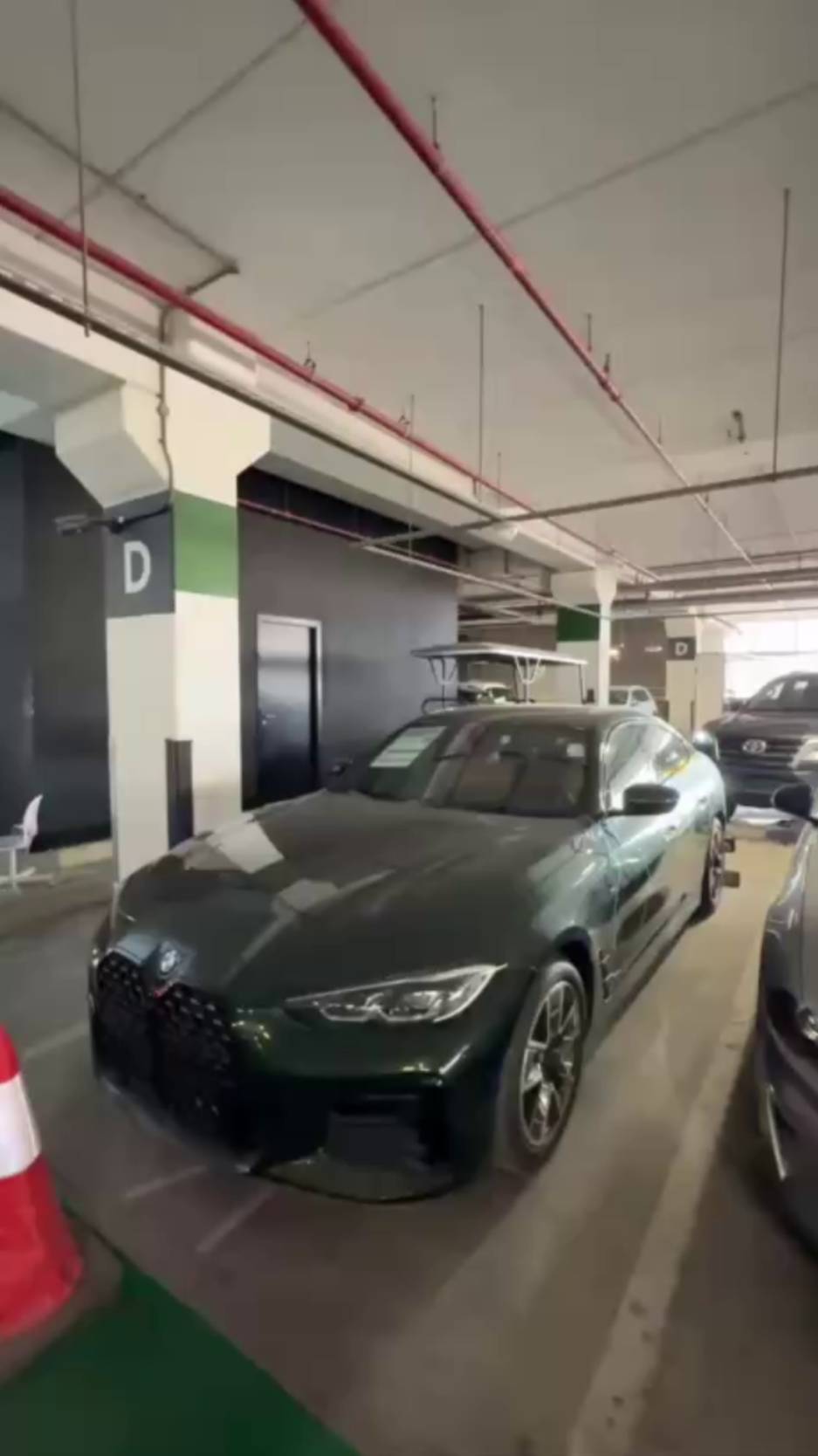 На нашей площадке в Эмиратах большой выбор машин. смотреть онлайн