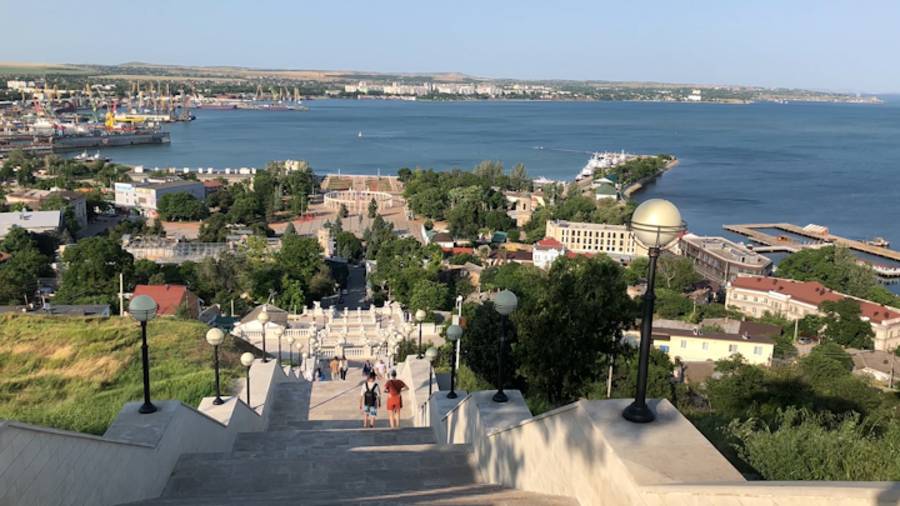 По Крыму пешком. Курортное и Керчь, эллинги и пляж Азовский смотреть онлайн