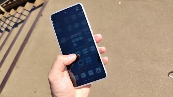 TECNO POVA 7 Neo - экран на солнце