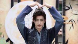 Ао Жуй Пэн уже стал Принцем, но душа  Шута не сдаётся