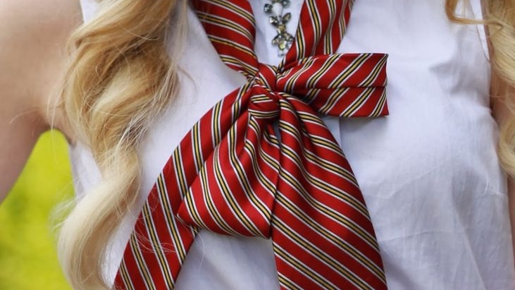 ЖЕНСКИЕ ГАЛСТУКИ смотреть онлайн