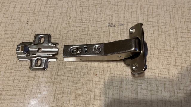 Как отрегулировать мебельные петли с доводчиком. смотреть онлайн