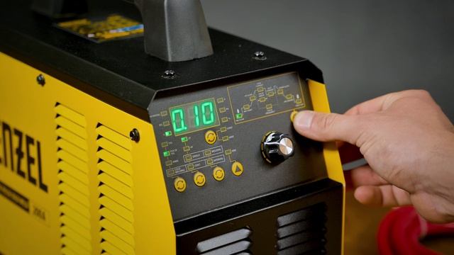 Аппарат инвертор. аргонодуговой сварки Denzel ITIG-200 DС Pulse Cold Weld, 200 А, ПВ, 94329 смотреть онлайн