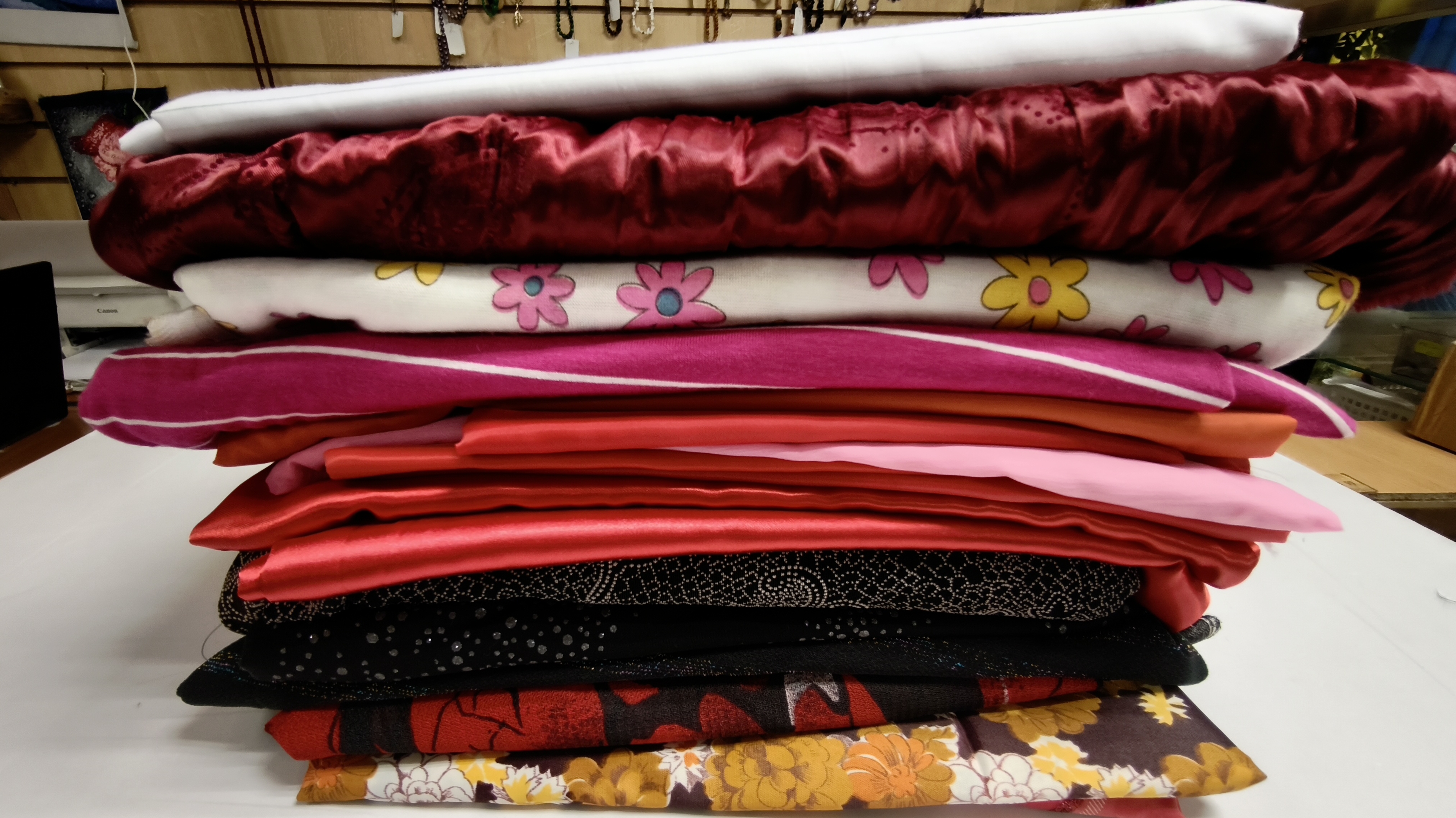 25.07.25. РАСПРОДАЖА!!! Ткани со скидкой от 30 % смотреть онлайн