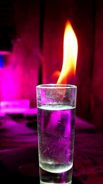 Сварил самогона проверяю на крепость! смотреть онлайн