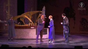 Фрагмент из мюзикла Ф. Лоу "Моя прекрасная леди" в Московском театре оперетты