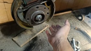 Замена заднего правого ступичного подшипника Лада Гранта