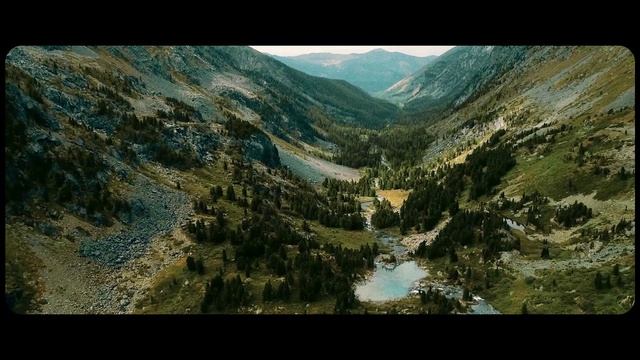 Любоваться на горы и дышать чистым воздухом: на Алтае строят мини-город — почему там хочется жить смотреть онлайн