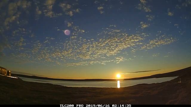 Летнее солнце никогда не заходит на полевой станции Тоолик в Арктике Аляски смотреть онлайн