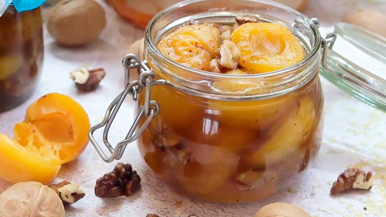 Абрикосовое варенье с грецкими орехами смотреть онлайн