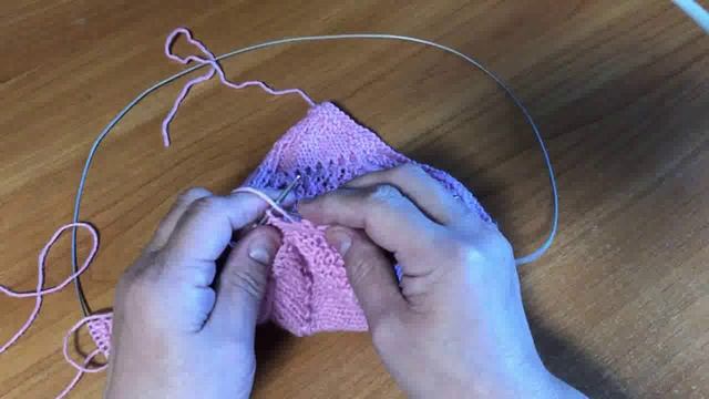 Вяжем добротный узор спицами для ваших изделий. смотреть онлайн