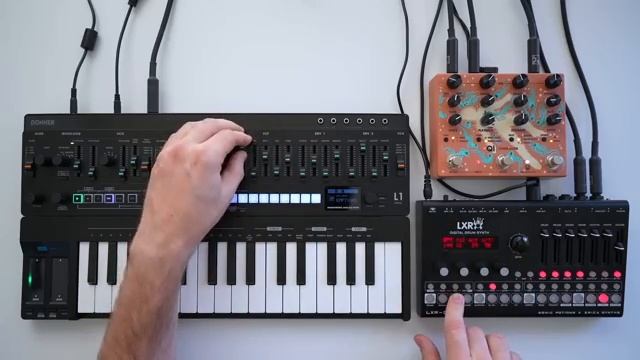 Donner L1 Three Synth Sketches смотреть онлайн