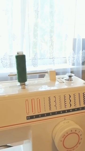 Шью платье из зелёного льна...