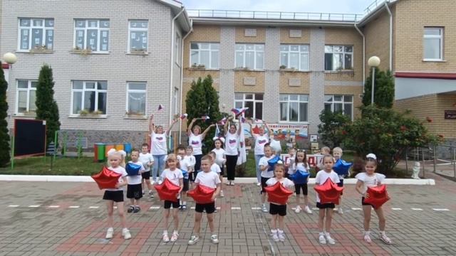 Флешмоб посвященный Дню России