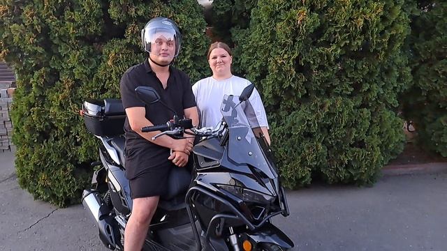 Поздравляем Дмитрия и Ксению с приобретением Макси Скутера , Т:89612934363 с 10:00 до 20:00 смотреть онлайн