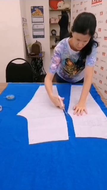 Бирюза на пике популярности . А с ней и мой новый спортивный костюм. Сшила с удовольствием