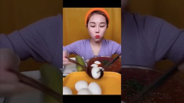 АСМР/Поедание яиц на камеру/Лапша/Овощи/ASMR/Мукбанг смотреть онлайн