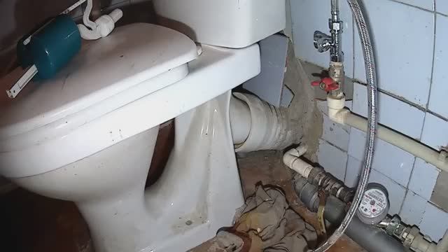 Замена и регулировка арматуры бачка унитаза своими руками. смотреть онлайн