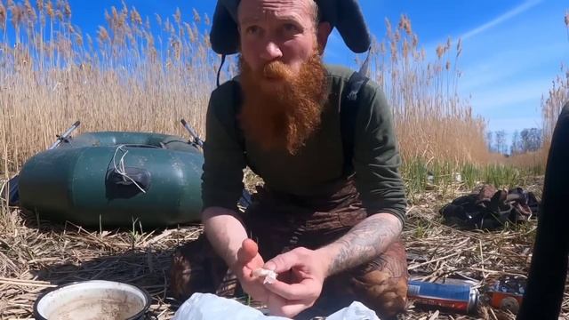 ВИП ИЗБА В ТАЙГЕ НА БОЛОТЕ! ЛЮТЫЕ КАРАСИ НА УДОЧКУ! смотреть онлайн