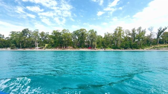 Обстановка сегодня на одном из малоизвестных абхазских пляжей (24 июля, ЛЕТО-2025) смотреть онлайн