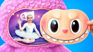 Балерина Капучино vs Кукла из Игры в Кальмара! Экстремальные прятки в коробках!