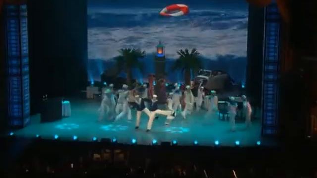 Феерия – на сцене. Шампанское – рекой. Московский театр оперетты отметил юбилей